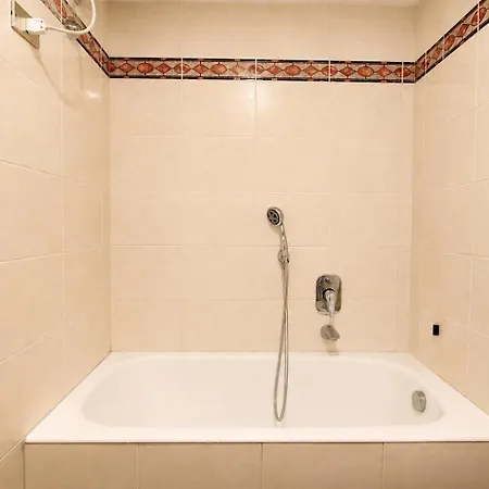 Bamboo Copernico Station Apartment *